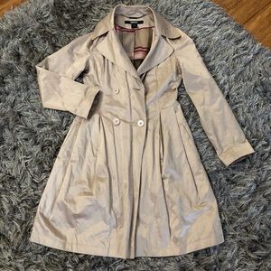 DKNY - beautiful trench coat. Beautiful details.